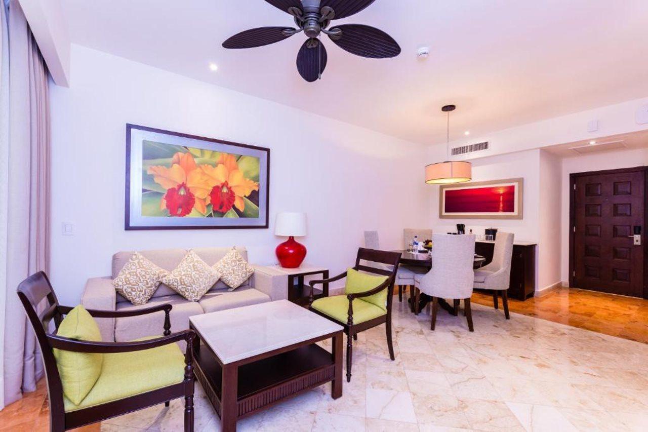 Occidental At Xcaret Destination Hotel Xcaret Park Exterior photo Living room