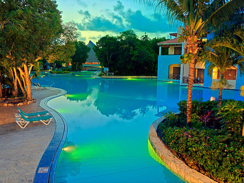 Occidental At Xcaret Destination Hotel Xcaret Park Exterior photo The pool at the Hard Rock Hotel