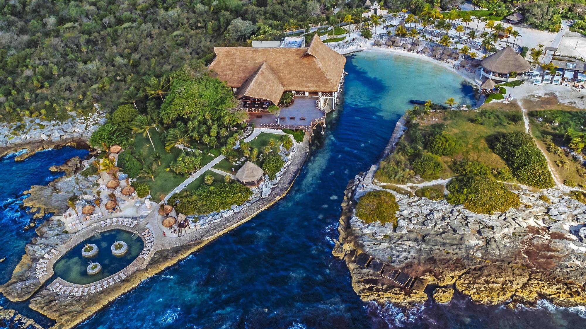 Occidental At Xcaret Destination Hotel Xcaret Park Exterior photo Aerial view of the lazy river